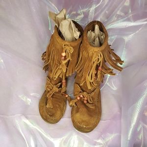 Genuine Minnetonka Moccasin Boots size 8